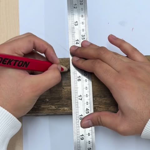 The carpenter pencil you never knew you needed 😉
#pencil #asmr #carpenter #fyp